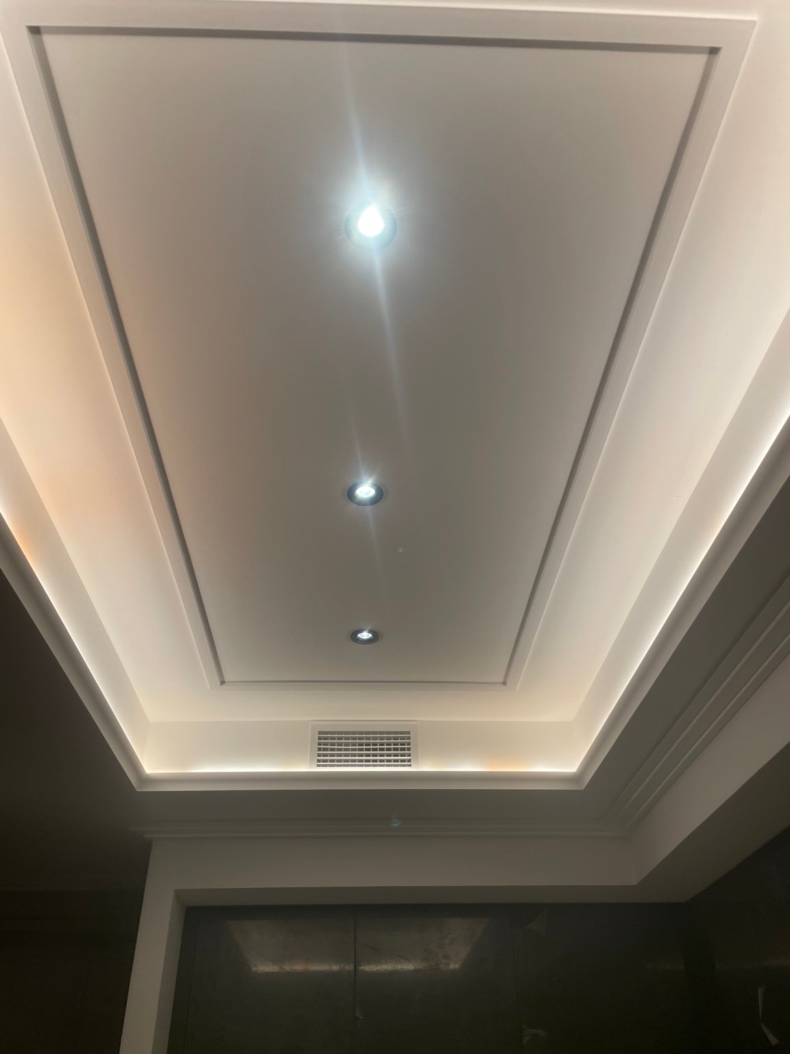 Acabado interior de una instalación por conductos