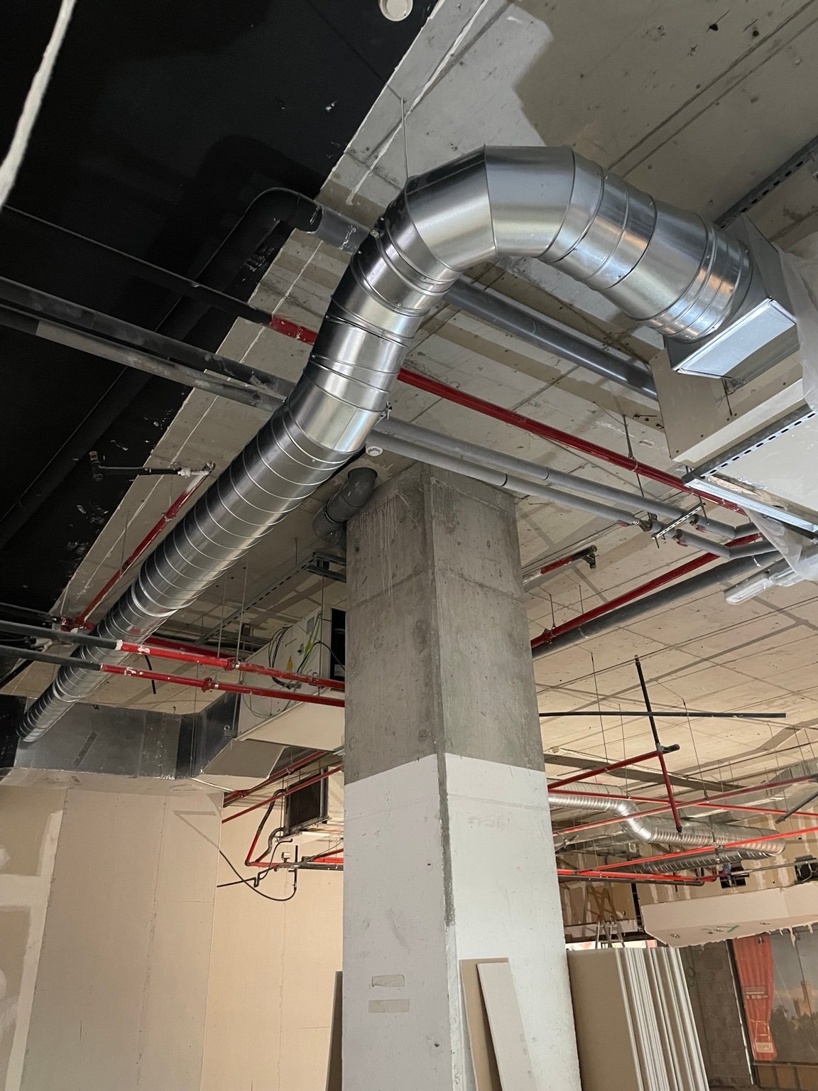 Instalación de conductos circulares de ventilación